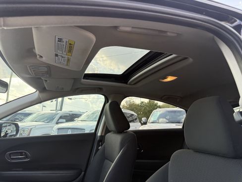 Used 2018 Honda HR-V EX image 14