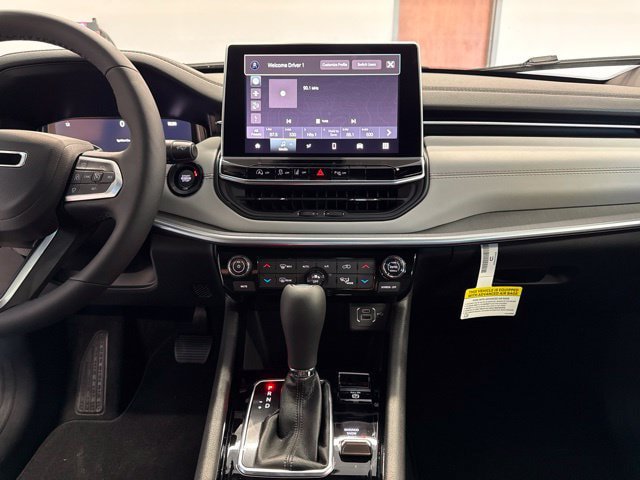 New 2026 Jeep Compass Limited AWD/4WD image 32