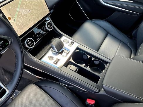 New 2026 Jaguar F-PACE R-Dynamic S image 8