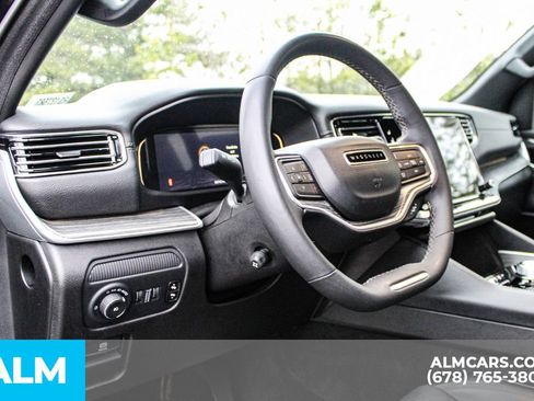 Used 2024 Jeep Wagoneer Series II w/ Flexible Seating Group image 34