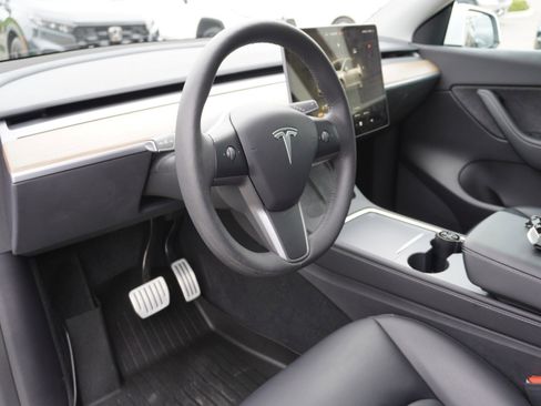Used 2022 Tesla Model Y Performance image 20