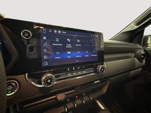 Used 2024 Chevrolet Colorado Trail Boss w/ Technology Package image 14