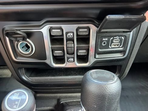 Used 2023 Jeep Wrangler Unlimited Sport AWD/4WD image 27