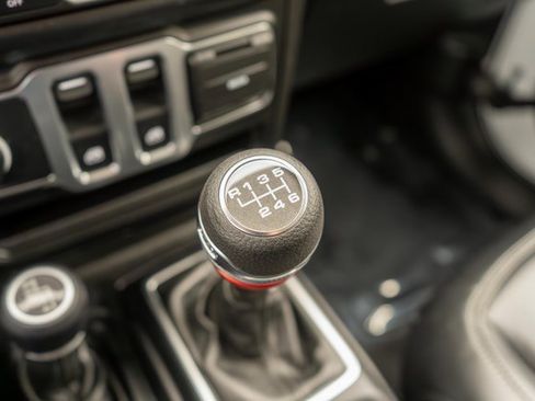 Used 2021 Jeep Wrangler Sport image 24