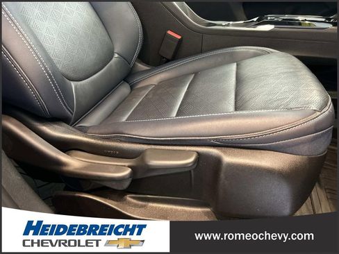 Used 2022 Chevrolet Bolt EUV LT w/ Convenience Package image 33