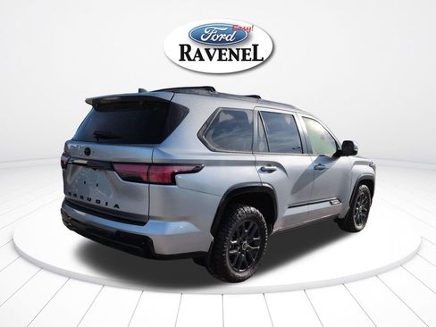 Used 2024 Toyota Sequoia Platinum AWD/4WD image 4