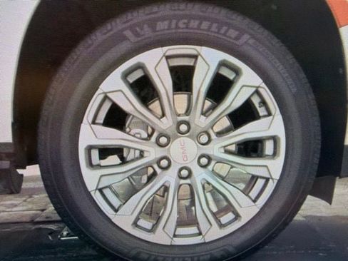 Used 2022 GMC Yukon Denali AWD/4WD image 8