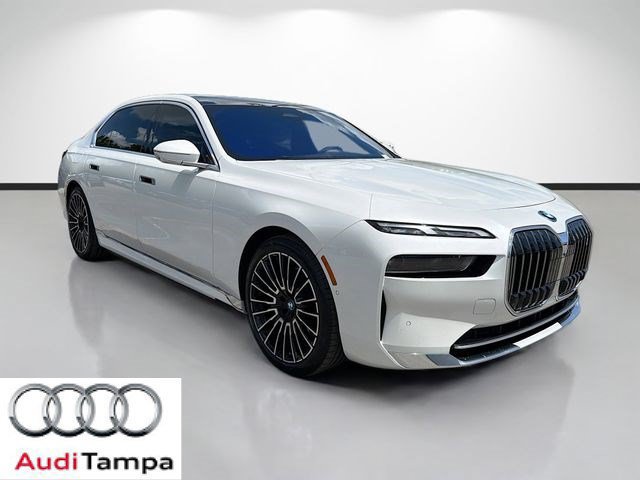 Used 2025 BMW i7 eDrive50 w/ Premium Package RWD image 1