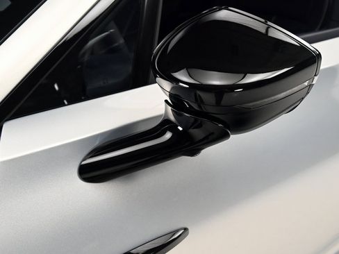 Used 2026 Aston Martin DBX S image 32