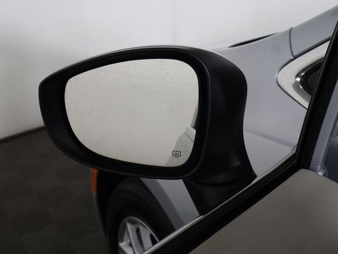 Used 2023 Chrysler Voyager LX FWD image 29
