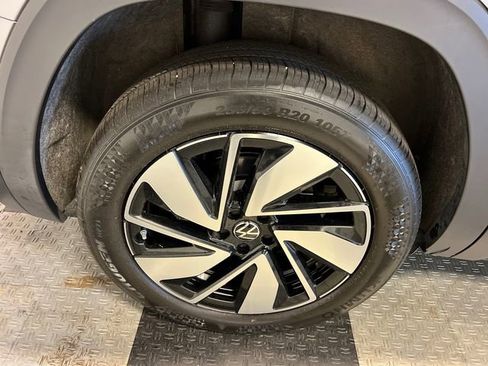 Certified 2024 Volkswagen Atlas SE AWD/4WD image 16