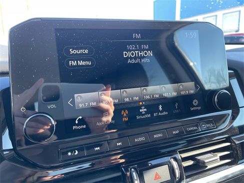 Used 2024 Nissan Pathfinder SL w/ Lighting Package (N92) image 29