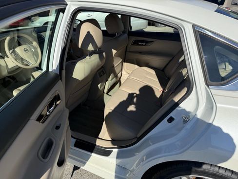 Used 2014 Nissan Altima 3.5 SL w/ Technology Package image 12