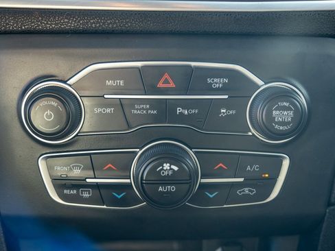 Used 2022 Dodge Charger SXT w/ Blacktop Package image 20