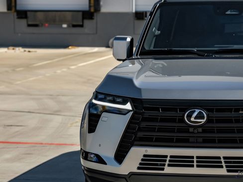 Used 2025 Lexus GX 550 550 Luxury+ HUD Traffic LIFTED w/ Accessory Package (2T) image 26