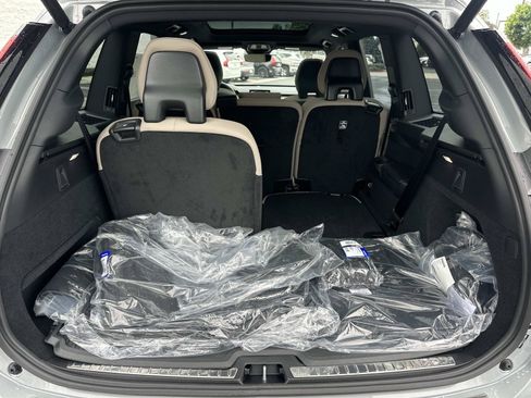 Used 2026 Volvo XC90 T8 Plus w/ Protection Package Premier AWD/4WD image 19