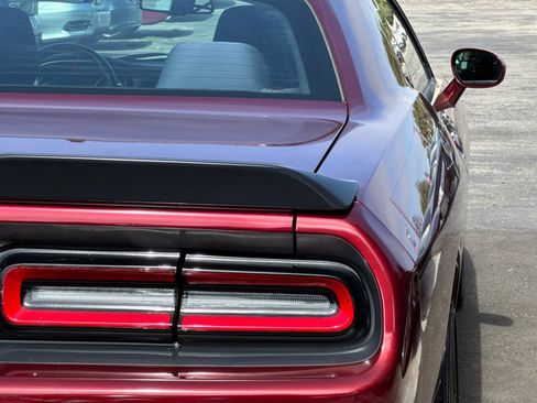 Used 2017 Dodge Challenger R/T RWD image 33