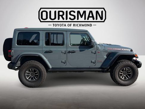 Used 2025 Jeep Wrangler Unlimited Rubicon AWD/4WD image 8