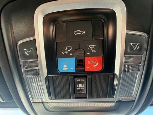 Used 2024 RAM 2500 Laramie w/ Night Edition image 13