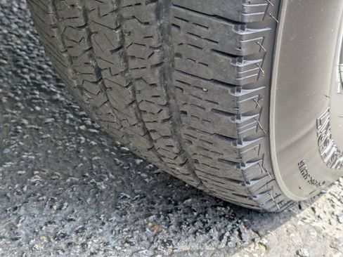 Used 2025 Chevrolet Silverado 2500 LT w/ Convenience Package image 13