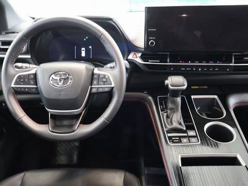 Certified 2025 Toyota Sienna XSE image 15