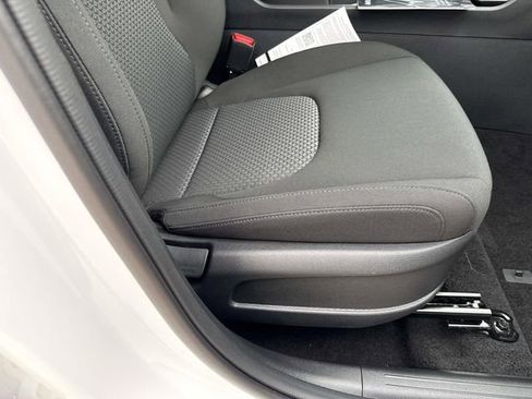 New 2026 Kia Sportage LX image 17