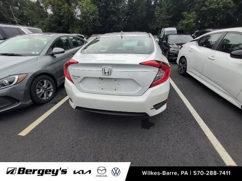 Used 2018 Honda Civic EX image 9