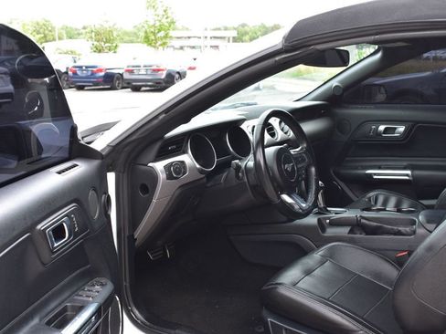 Used 2020 Ford Mustang Premium RWD image 15