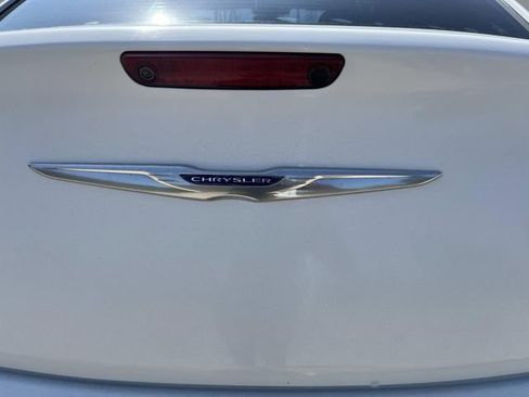 Used 2019 Chrysler 300 Touring w/ Driver Convenience Group RWD image 18