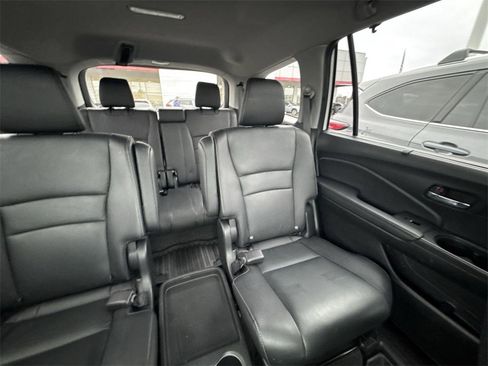 Used 2021 Honda Pilot Touring image 14