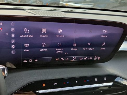 Certified 2025 Buick Enclave Preferred FWD image 51
