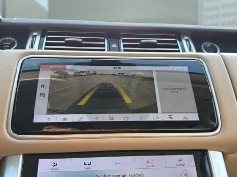 Used 2020 Land Rover Range Rover HSE image 26