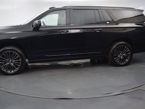 Used 2026 Cadillac Escalade ESV Platinum Sport w/ LPO, Floor Liner Package AWD/4WD image 2
