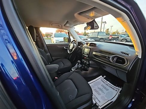 Used 2017 Jeep Renegade Latitude image 50