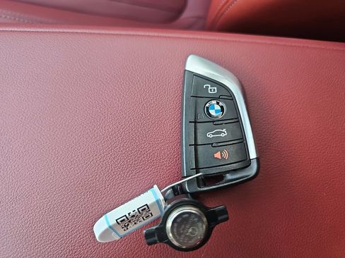 Used 2022 BMW 330i Sedan w/ Premium Package 2 RWD image 35