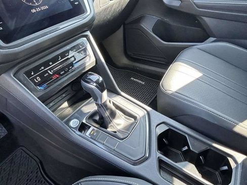 Used 2023 Volkswagen Tiguan SE FWD image 15