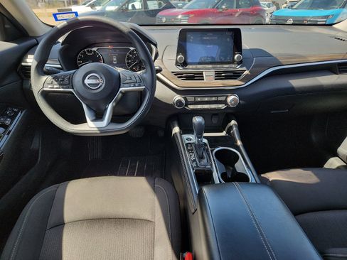 Used 2023 Nissan Altima 2.5 SV image 10