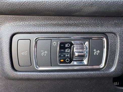 Used 2022 Lincoln Corsair AWD w/ Premium Package image 20