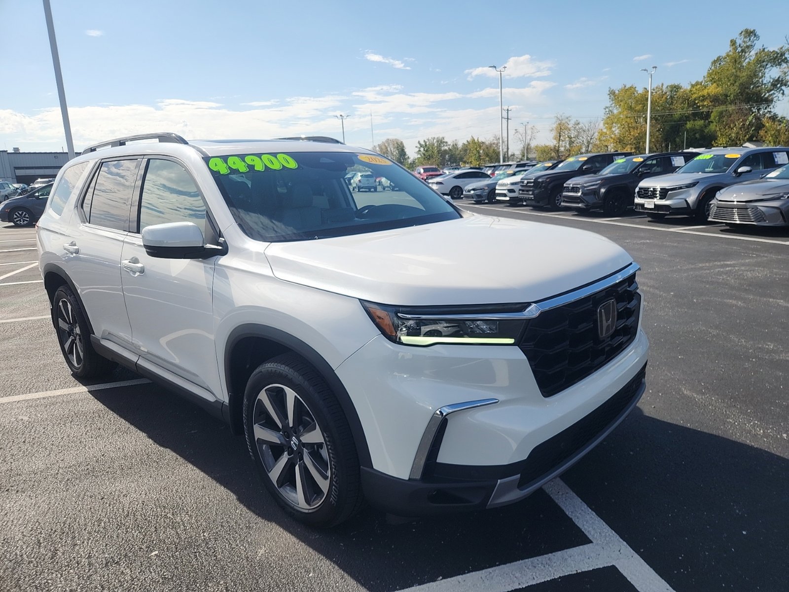 Used 2025 Honda Pilot Touring image 11