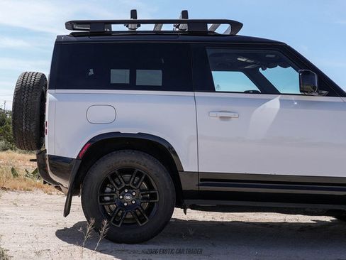 Used 2023 Land Rover Defender 90 X-Dynamic SE image 10