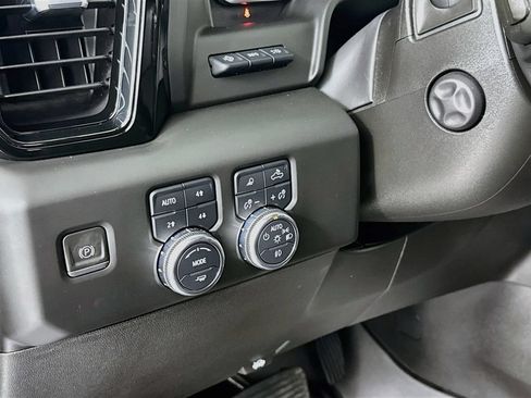 Used 2023 GMC Sierra 1500 AT4 w/ AT4 Premium Package AWD/4WD image 11