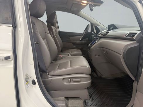 Used 2014 Honda Odyssey EX-L image 12