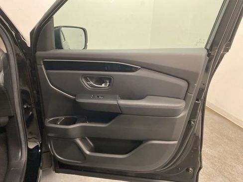Certified 2025 Honda Pilot EX-L image 24