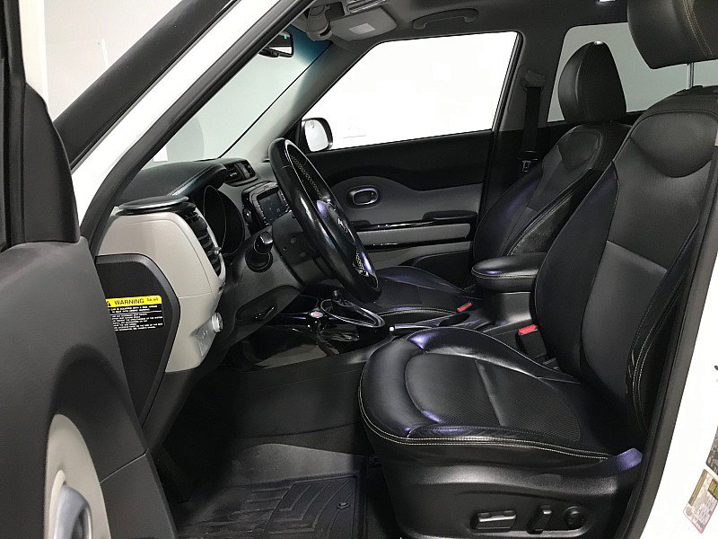 Used 2016 Kia Soul + w/ Primo Package FWD image 17