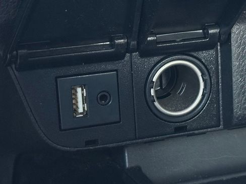 Used 2019 Toyota Camry L image 17