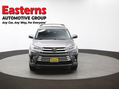 Used 2019 Toyota Highlander XLE AWD/4WD image 56