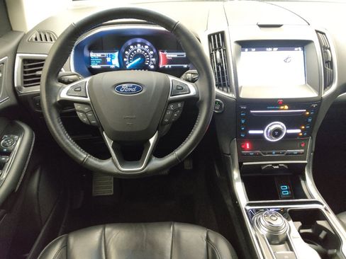Used 2019 Ford Edge Titanium FWD image 22
