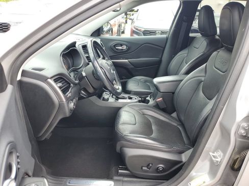 Used 2019 Jeep Cherokee Limited AWD/4WD image 11