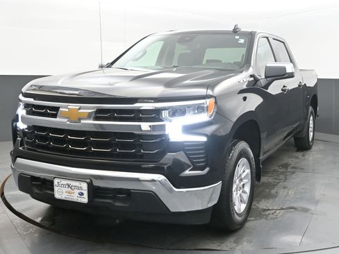 Used 2025 Chevrolet Silverado 1500 LT image 3