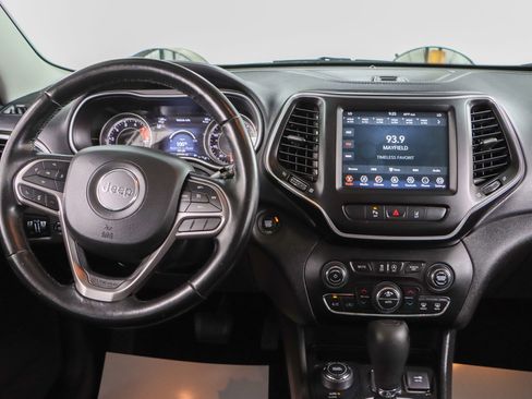 Used 2021 Jeep Cherokee Latitude Lux w/ Sun & Sound Group AWD/4WD image 17